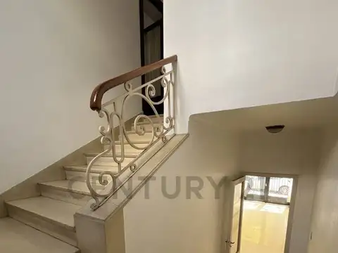 Depto Tipo Casa 6 ambientes con 2 baños