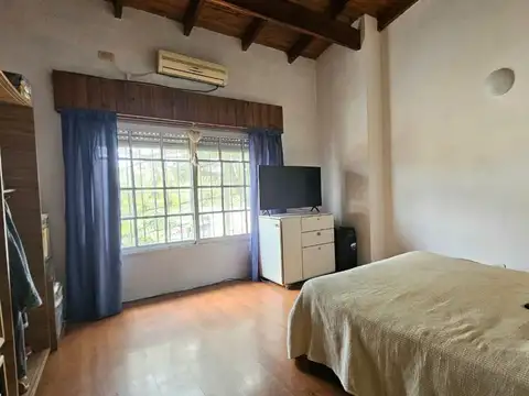 Venta en Bloque casa mas Local. Muñiz. San Miguel