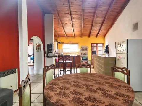 Venta en Bloque casa mas Local. Muñiz. San Miguel