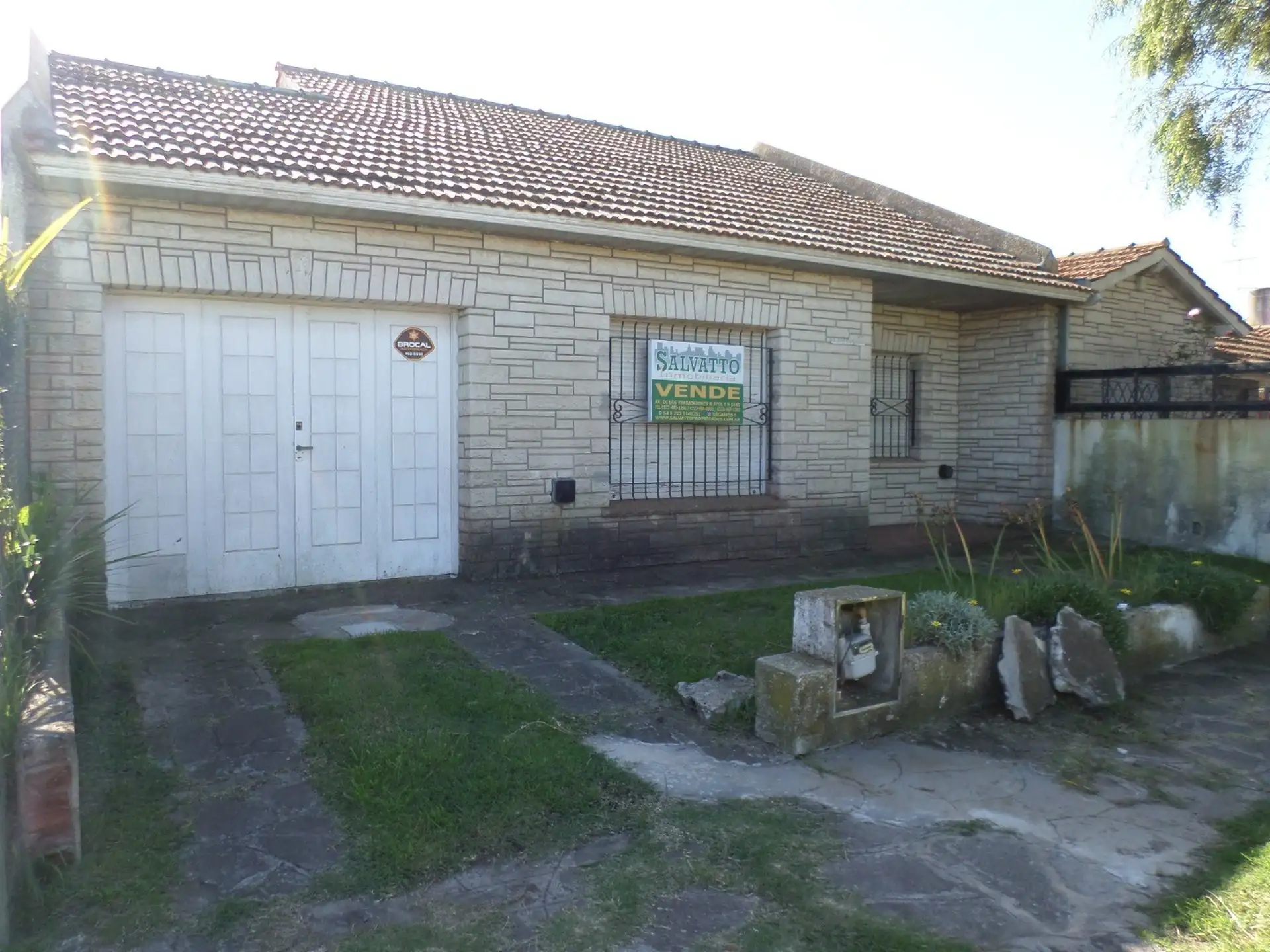 Chalet de 3 ambientes en barrio Faro lote propio de 350 m2
