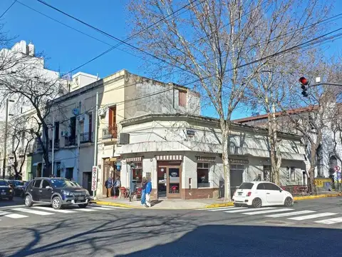 Venta Local a la Calle con Vivienda en Balvanera