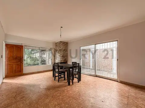 Calle 487 entre 19 y 20 2400, Piso 0