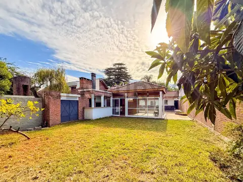 CASA EN VENTA EN GONNET ENTRE CAMINOS