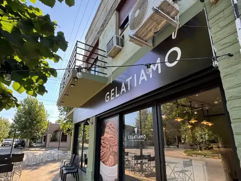 Amplia Propiedad  y Local