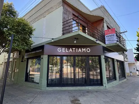 Amplia Propiedad  y Local