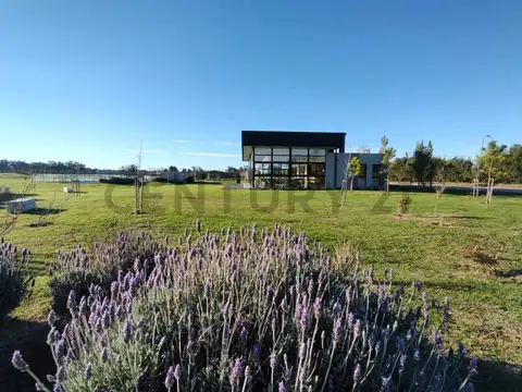 VENTA LOTE  881 M2 EN BARRIO PRIVADO LA CERCANIA