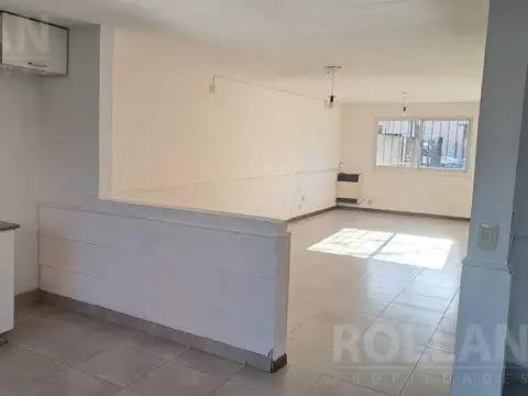 Depto Tipo Casa 4 ambientes con 3 baños