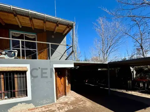 Calle espejo el nihuil , Piso 0