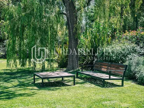Casa  en venta en Ayres De Pilar sobre lote central