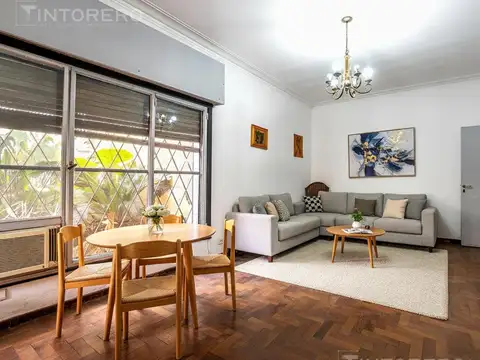 Venta Casa 5amb con Parque y Pileta Castelar Centro
