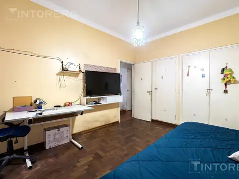 Venta Casa 5amb con Parque y Pileta Castelar Centro