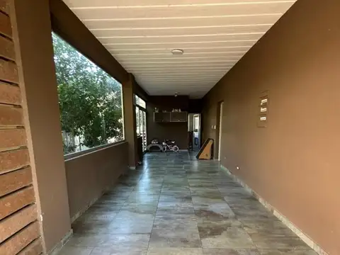 Casa en Venta con 6 cocheras