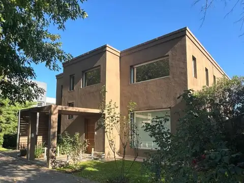 Casa en Venta en Village Del Parque, USD 290.000