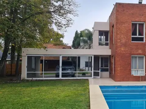 VENTA - Casa en Barrio Cerrado El Ghiso - Bella Vista