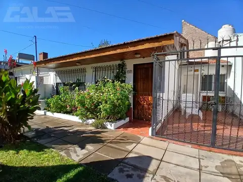 VENTA de Casa en P.H. 3 ambientes, galería con parrilla en Parque Sayago, Castelar Norte