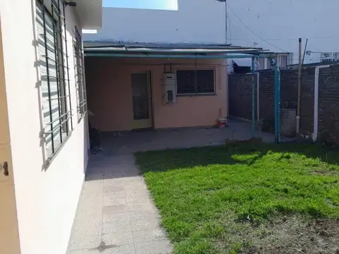 Casa en venta - 2 Dormitorios 2 Baños - 225Mts2 - Sarandí