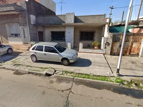 Juan de Ayolas e/ Cucha Cucha y Pedro Agrelo