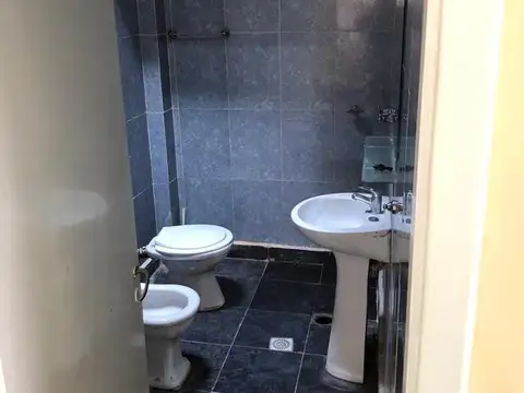 Casa 10 ambientes con 6 baños