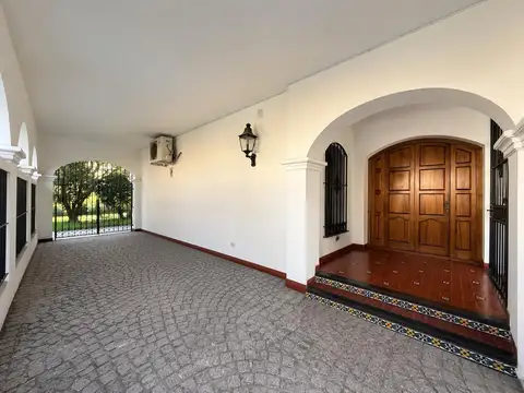 Casa en Venta con 4 cocheras