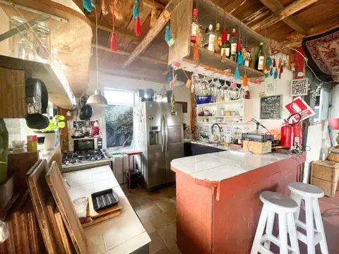 Casa 4 ambientes con 2 baños