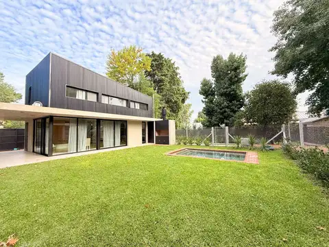 Casa 3 dormitorios  en venta City Bell