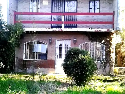 LA REJA, casa de 80 m2 sobre lote de 300 m2