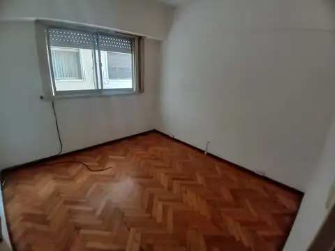Departamento de 2 ambientes en Avenida Acoyte al 200