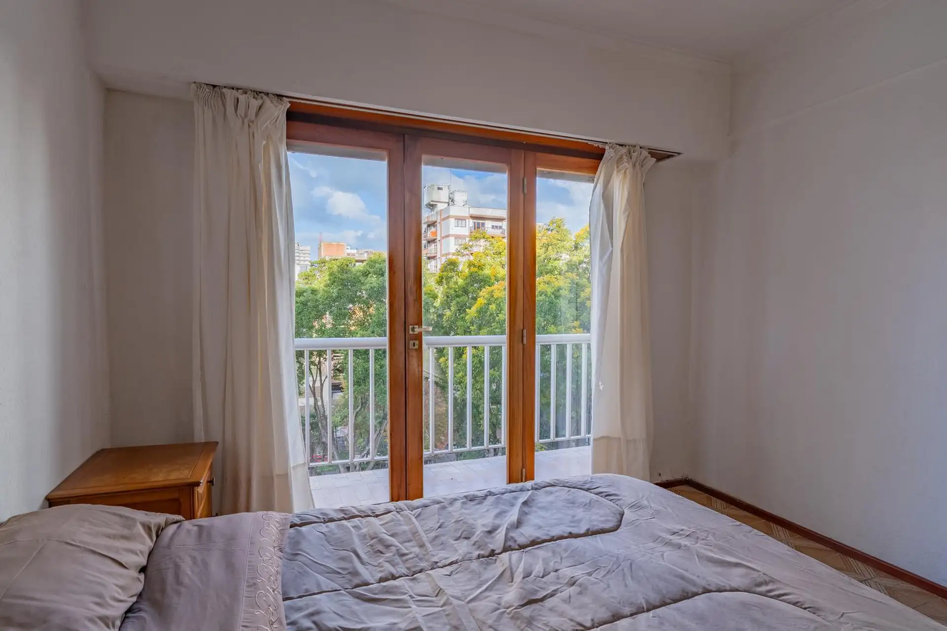 Depto 2 amb, 48m² con balcón y vista abierta — Centro