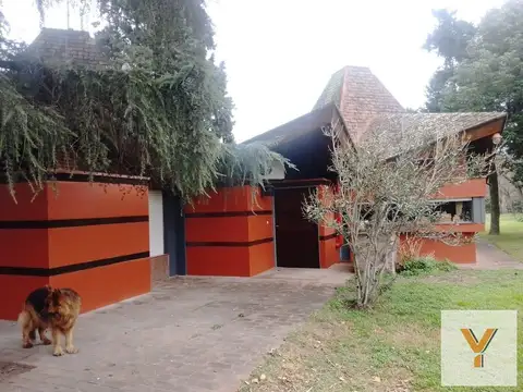 Casa en venta - 6 Dormitorios 5 Baños - 7 Hectáreas - General Rodríguez