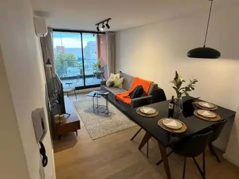 Apartamento de 2 dormitorios, con terraza y vista al mar en Barrio Sur