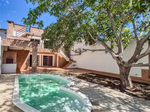 VENTA CASA Bº CRISOL C/PILETA 3 DORM. AMPLIA!