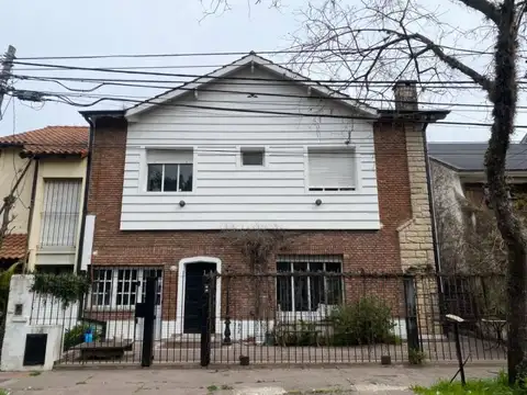 CASA 5 AMB ALQUILER BAJO ACASSUSO SAN ISIDRO JARDIN