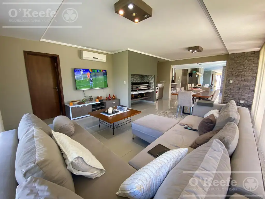 Casa en Venta en Abril Club De Campo