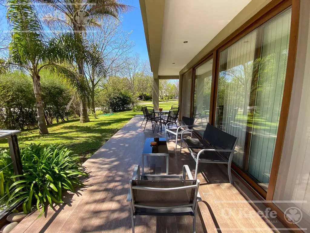 Casa en Venta en Abril Club De Campo