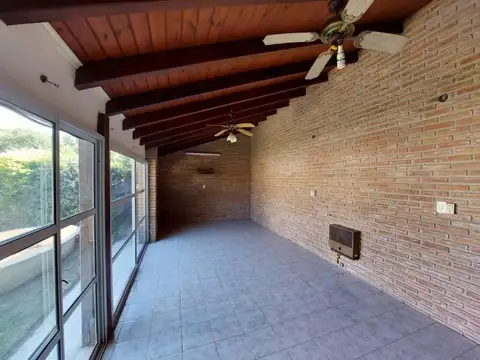 Casa en Alquiler en Funes, $ 800.000