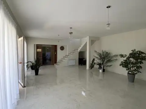 Casa en Venta en Cipolletti, USD 430.000