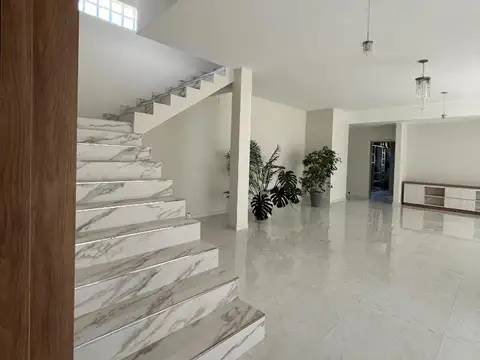 Casa Monoambiente con 4 baños