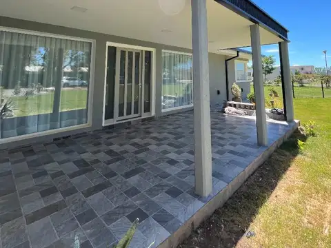 Casa En Venta Barrio La Falda