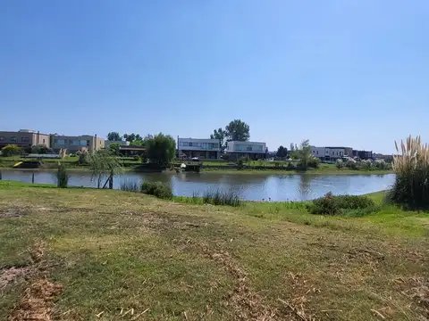 Lote al agua en venta. El Canton - Islas