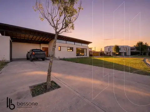 Casa 3 ambientes con 3 baños