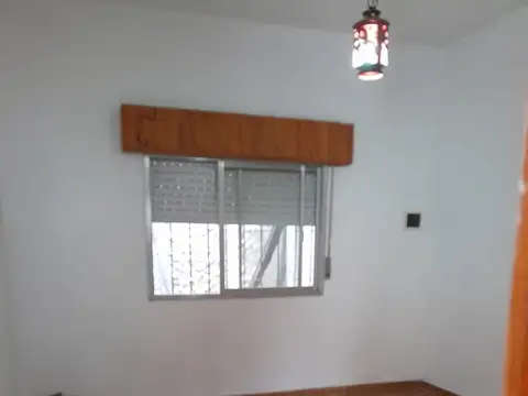 Av Pres A Illia Av 44 2800, Piso pb