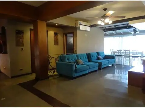 Casa 6 ambientes con 4 baños