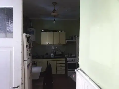 Calle 61  entre 9 y 10 700, Piso pb