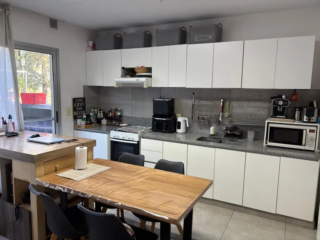 Departamento - 75  m² Cubierta | 2 dormitorios | 10 años | 1 baño | 3 ambientes | 1 cocheras