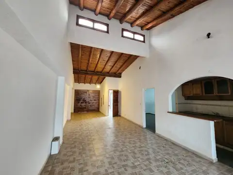 Casa 3 ambientes con 1 baño