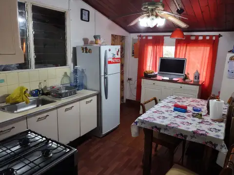 Casa 3 ambientes con 1 baño
