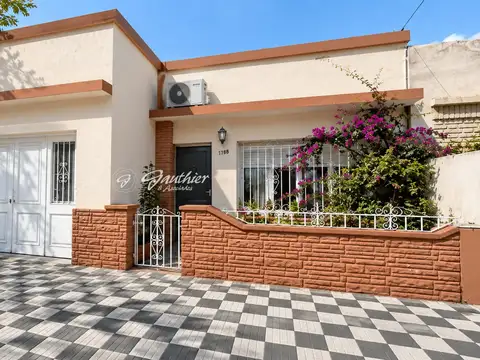 Casa en venta c/ cochera en Campana