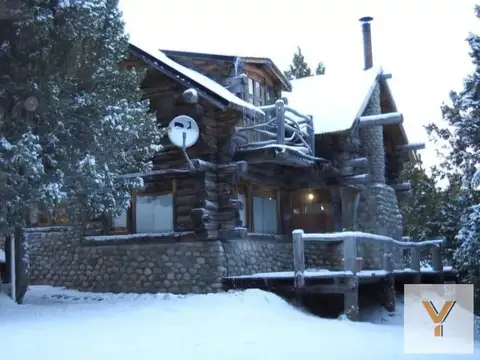 Casa en venta - 2 Dormitorios 2 Baños - 1.268Mts2 - Villa Llao Llao, San Carlos de Bariloche