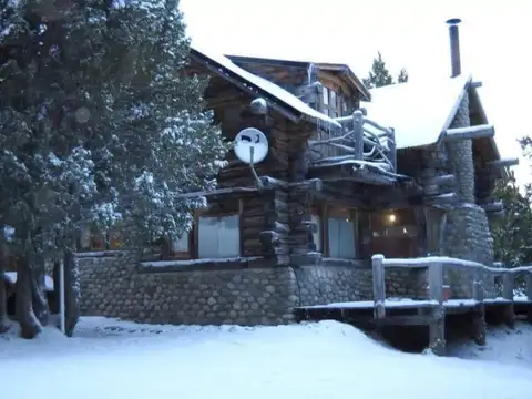 Casa en venta - 2 Dormitorios 2 Baños - 1.268Mts2 - Villa Llao Llao, San Carlos de Bariloche