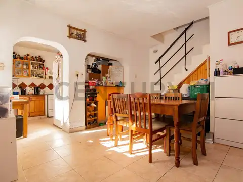 Venta Departamento PH de 2 Dormitorios con terraza y parrillero en Pichincha, Rosario